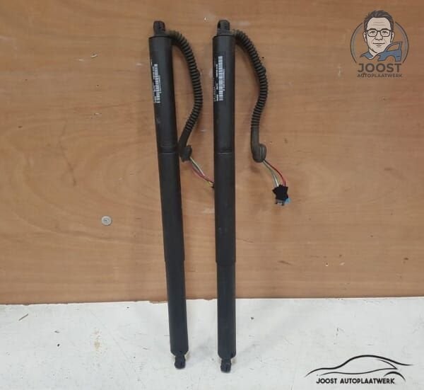 Gasveer el. achterklep Mini Countryman F60 ('17-18) 7405763, Auto-onderdelen, Gebruikt, -, Ophalen of Verzenden, Mini