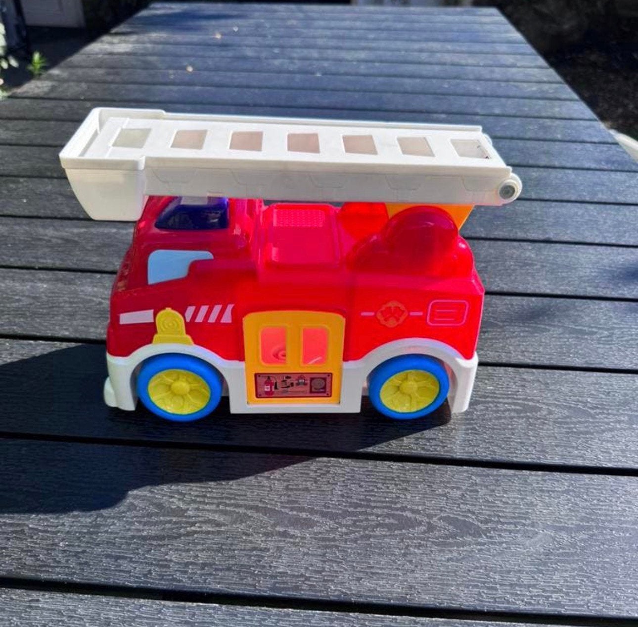 Speelgoed brandweerwagen met ladder, licht en geluid, Ophalen of Verzenden, Zo goed als nieuw