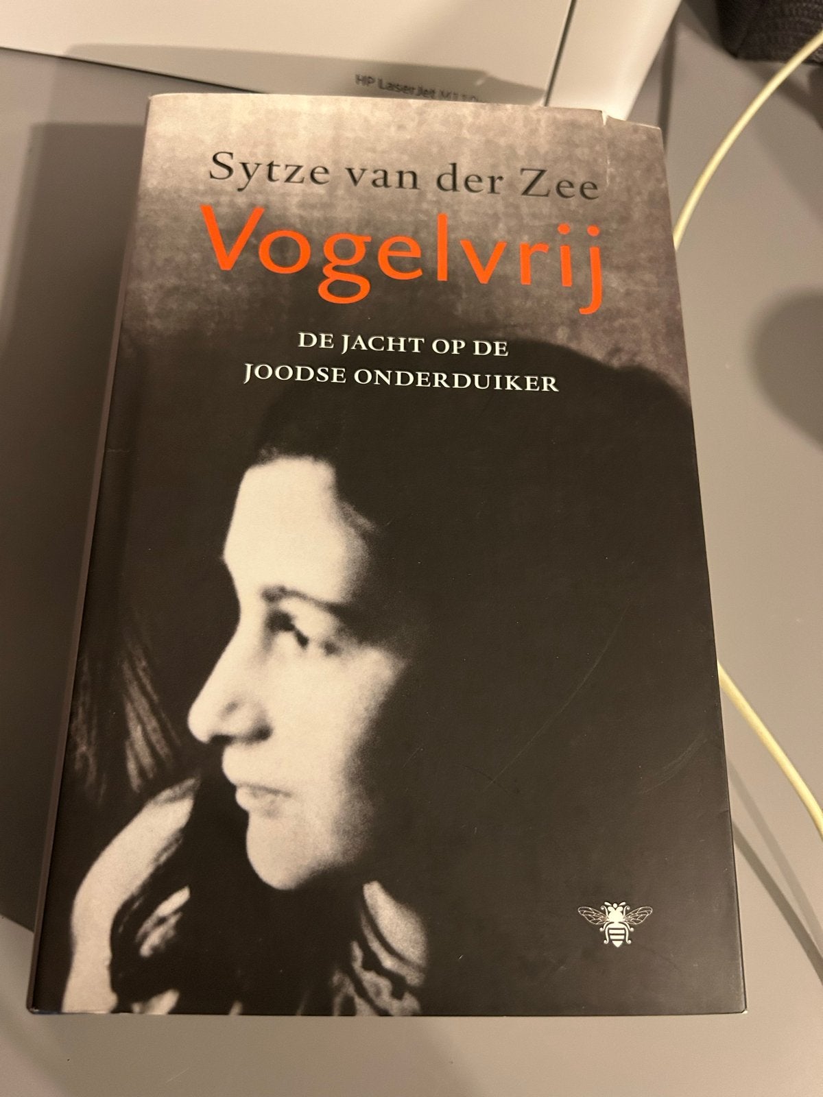Vogelvrij: De jacht op de Joodse onderduiker, Ophalen of Verzenden, Tweede Wereldoorlog, Zo goed als nieuw, Algemeen