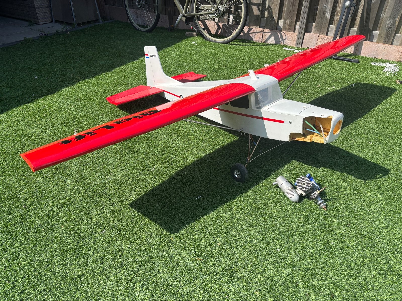 Big Lift RC vliegtuig met luik en sleep haak, Ophalen, Gebruikt, Benzine