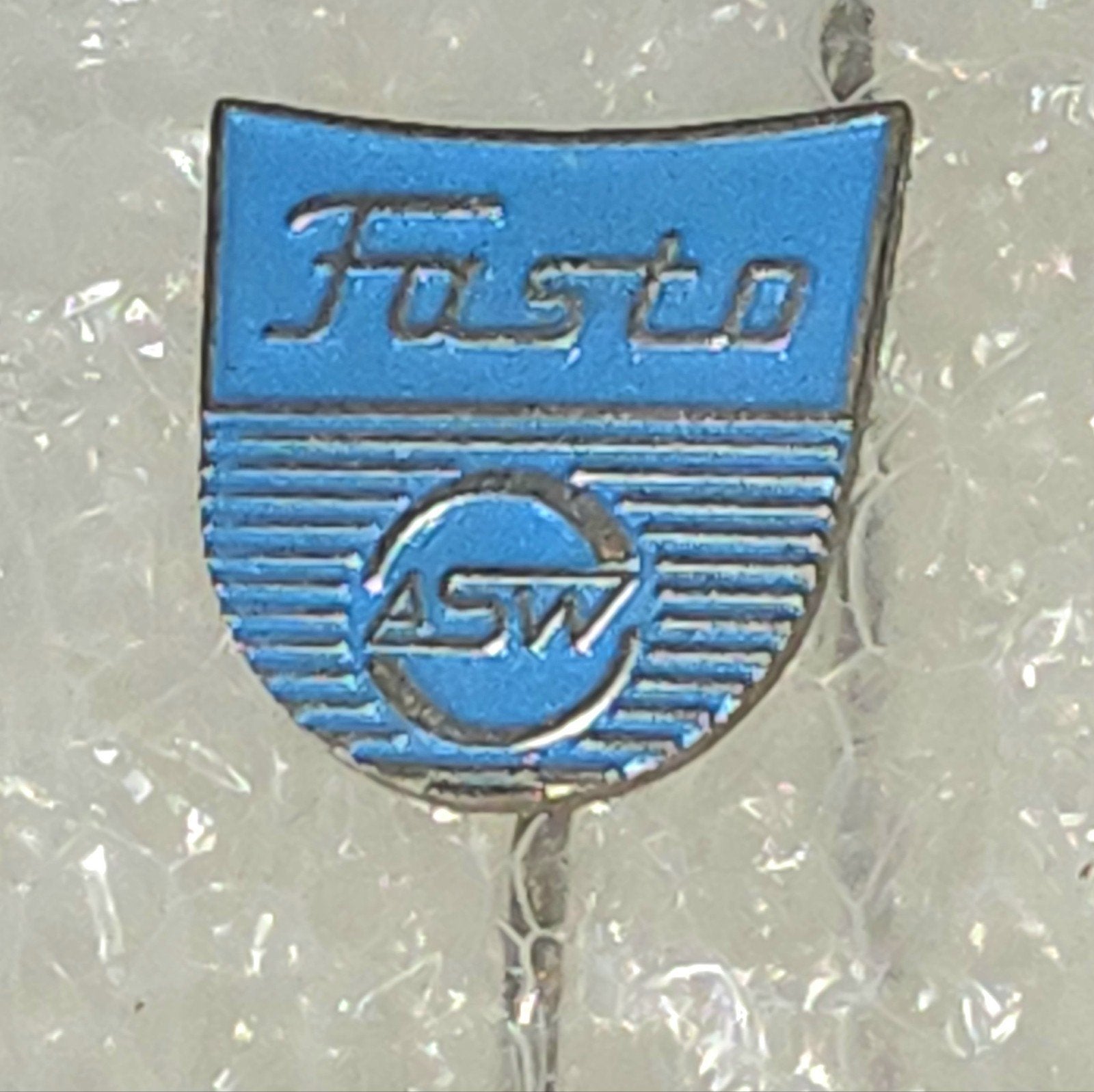 Vintage Speldje Fasto Geisers, Ophalen of Verzenden, Gebruikt, Merk, Speldje of Pin