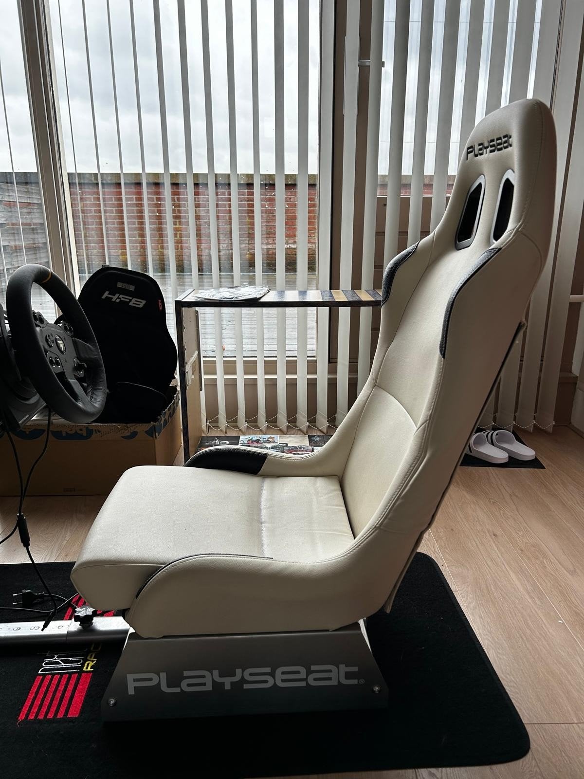 Witte Playseat met vloerbescherming, Verstelbaar, Ophalen, Zo goed als nieuw