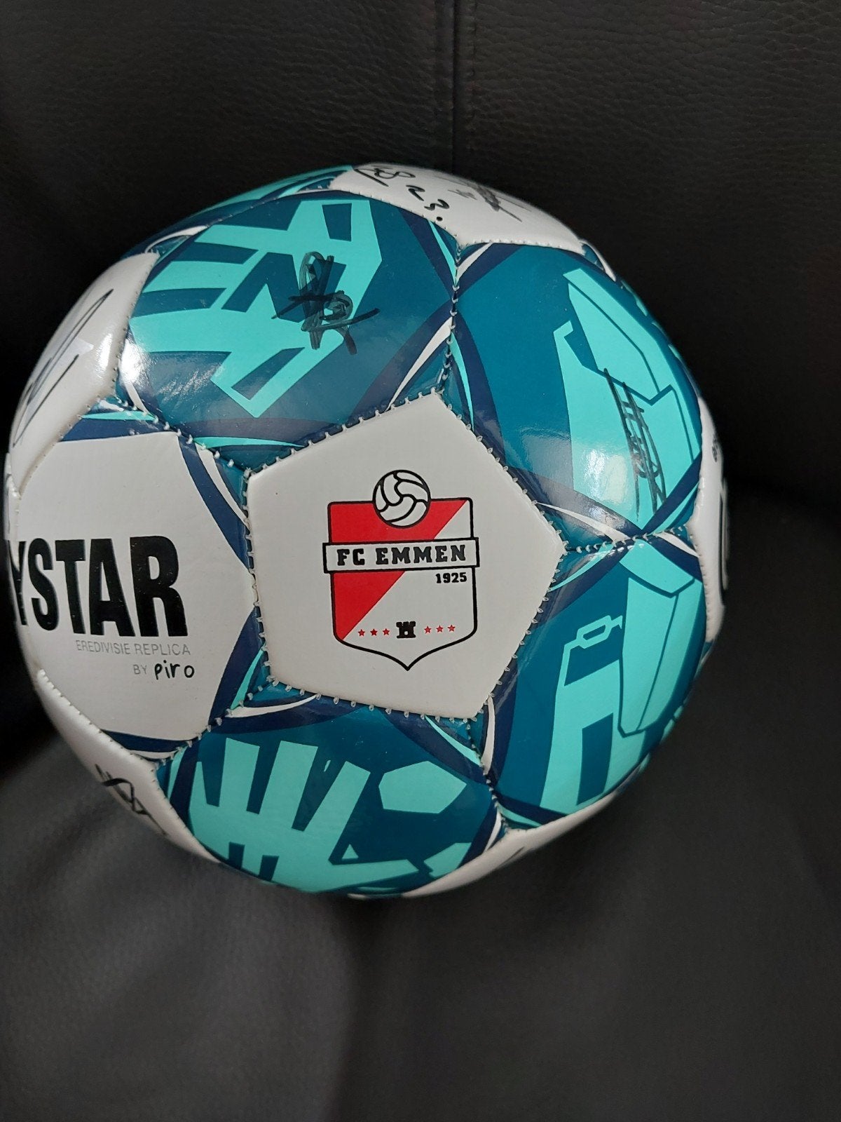 Gesigneerde Derbystar Eredivisie voetbal FC Emmen, Ophalen, Nieuw, Bal