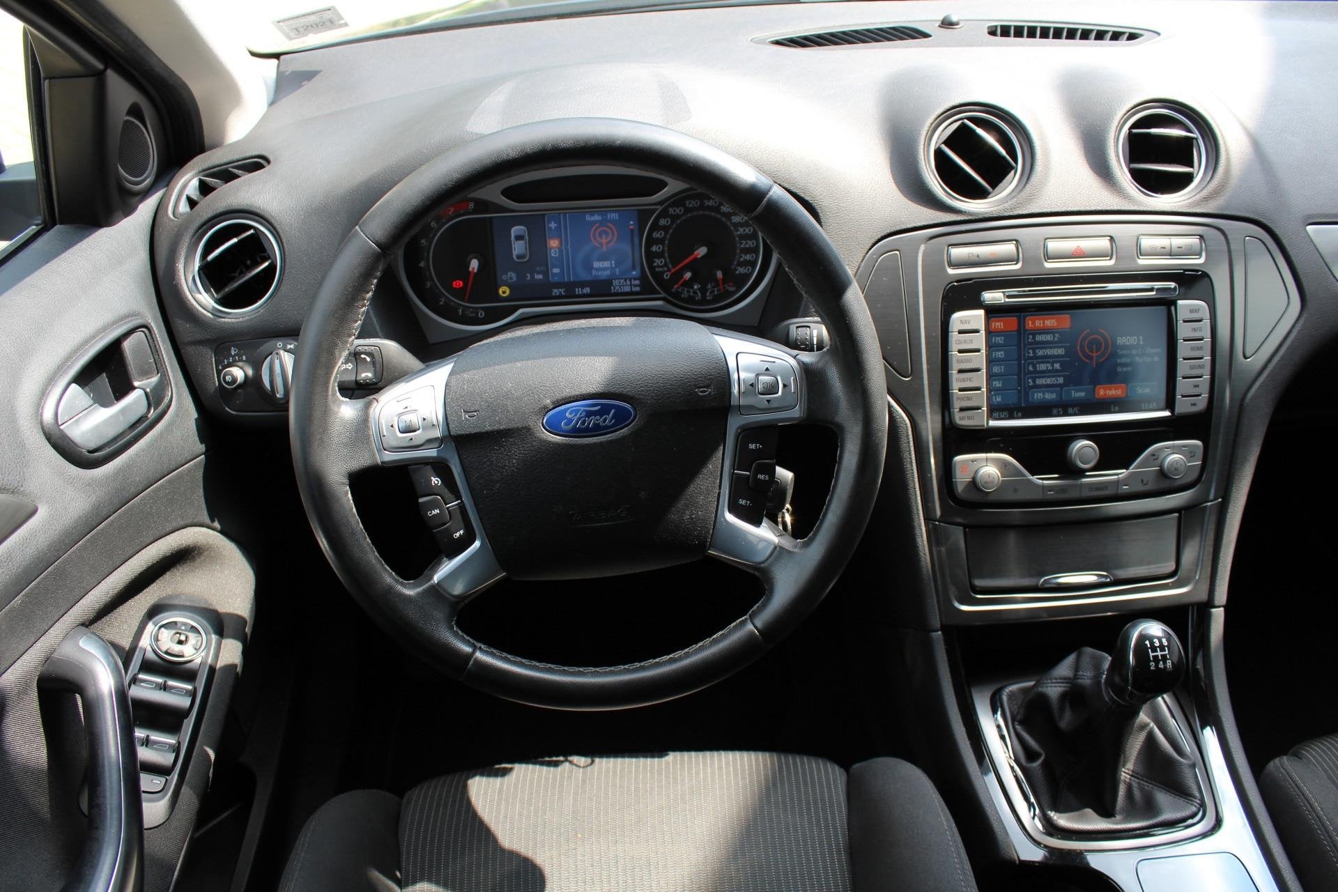 Ford Mondeo Wagon 2.0-16V Limited | Trekhaak | Climate Contr, Auto's, Stof, Gebruikt, Zwart, 4 cilinders