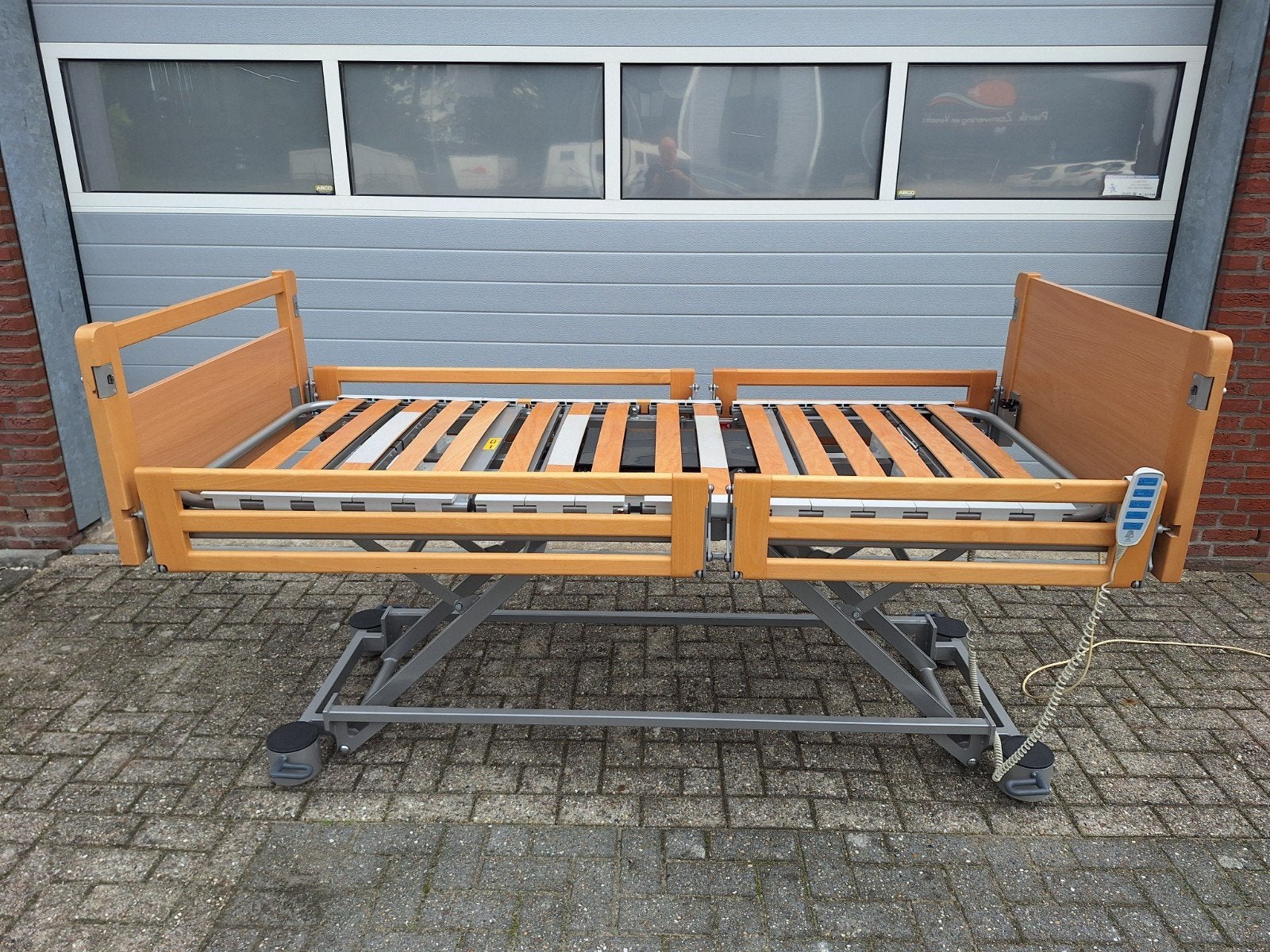 Hoog-laag bed verpleegbed thuiszorgbed Schell Industries, Ophalen