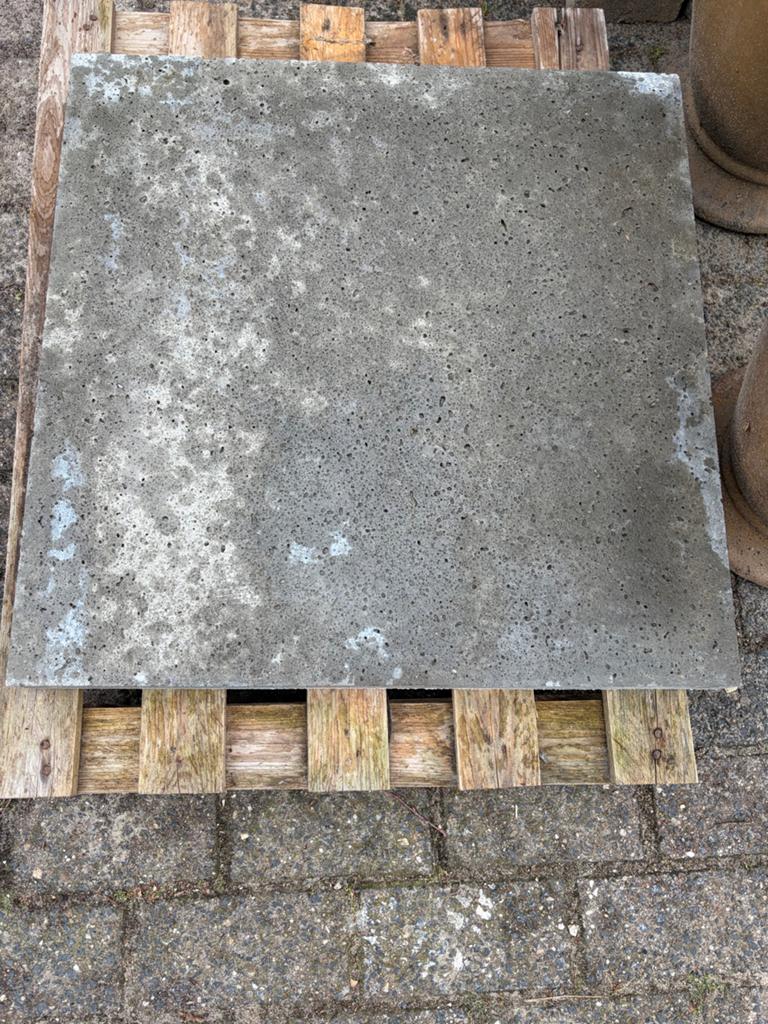 Schellevis tegel 60x60x5. 1 hele en 1 halve tegel., Ophalen, 60 cm of meer, Nieuw, Minder dan 5 m²