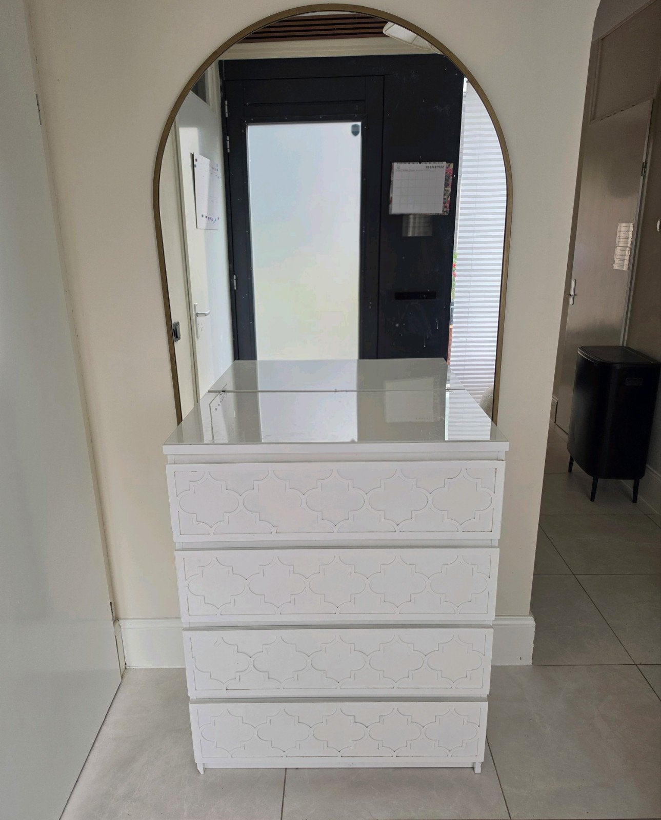 Ikea Malm ladekast met glasplaat en Arabisch motief, Gebruikt, 100 tot 150 cm, Glas, 3 of 4 laden
