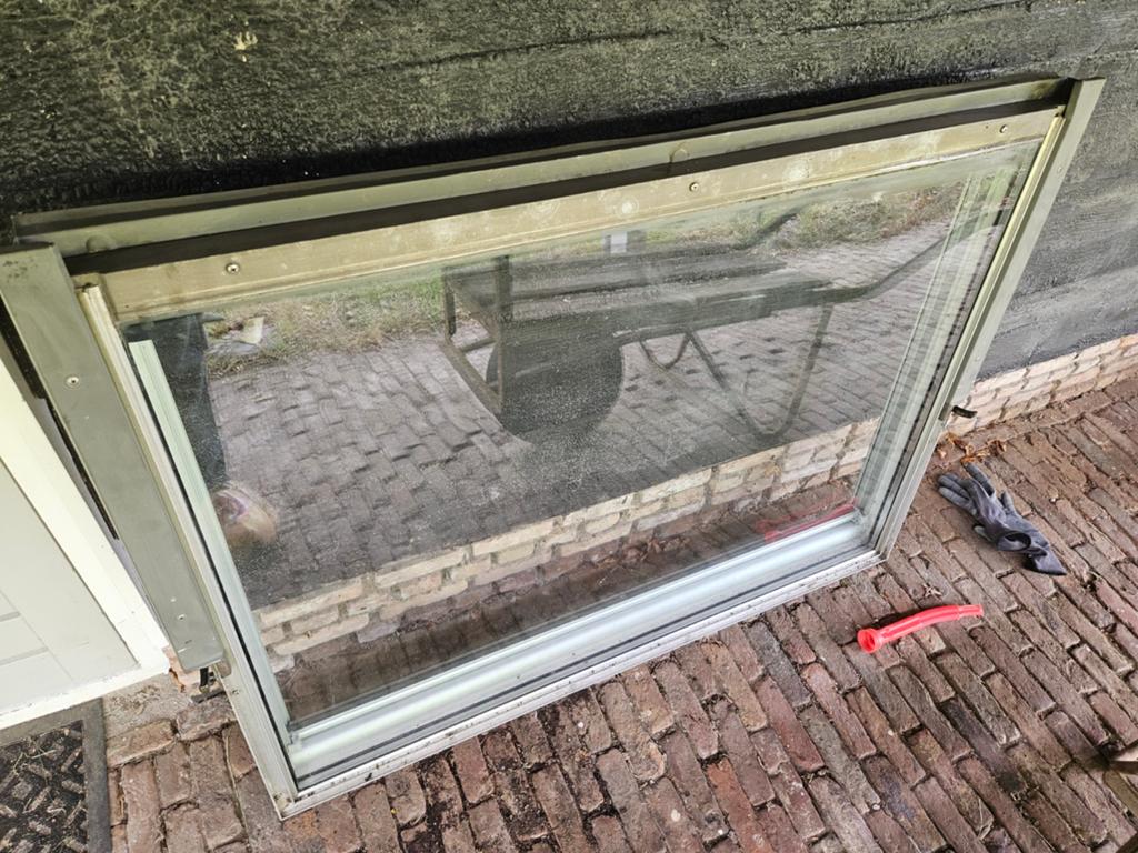Fakro Dakraam 134x98 inclusief gootstukken, Doe-het-zelf en Verbouw, Glas en Ramen, Gebruikt, 80 tot 120 cm, Ophalen of Verzenden