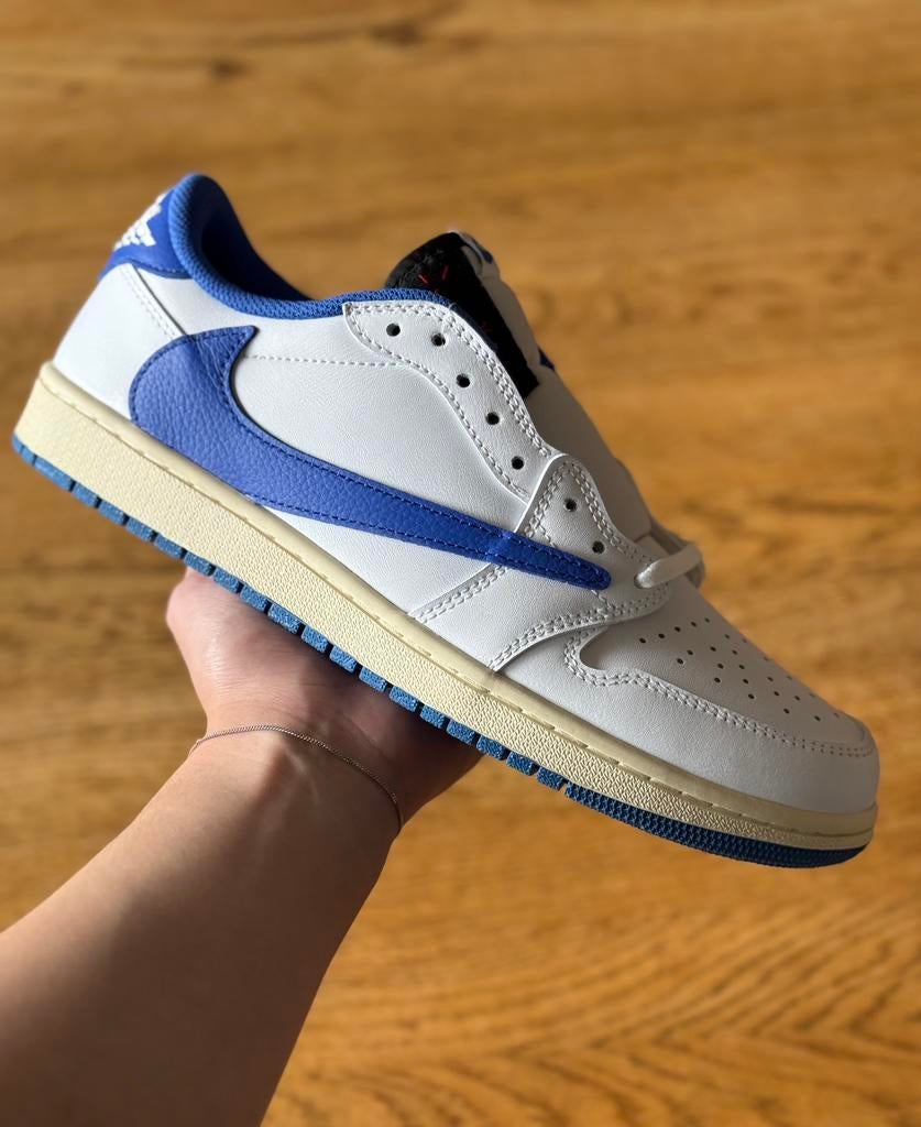 Travis Scott Nike Air Jordan 1 Low Reverse Fragments, Ophalen of Verzenden, Nieuw, Blauw, Sneakers of Gympen