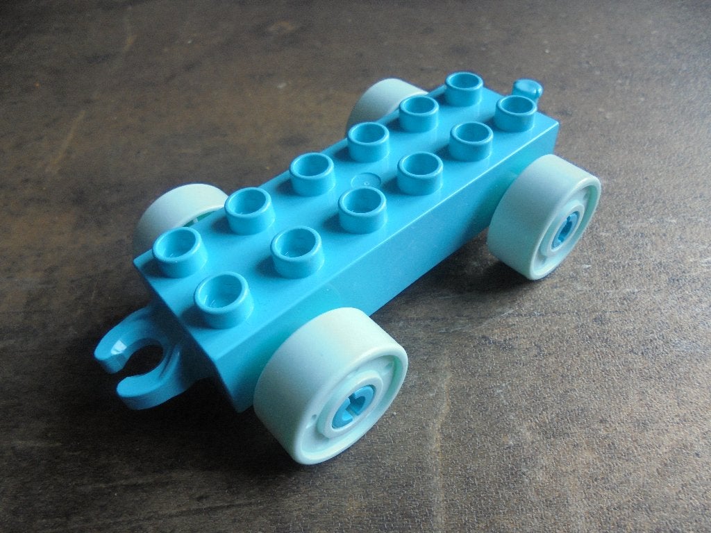 Lego Duplo Car Base 2x6 with Fake Bolts (zie foto's) 2, Ophalen of Verzenden, Gebruikt, Losse stenen, Duplo