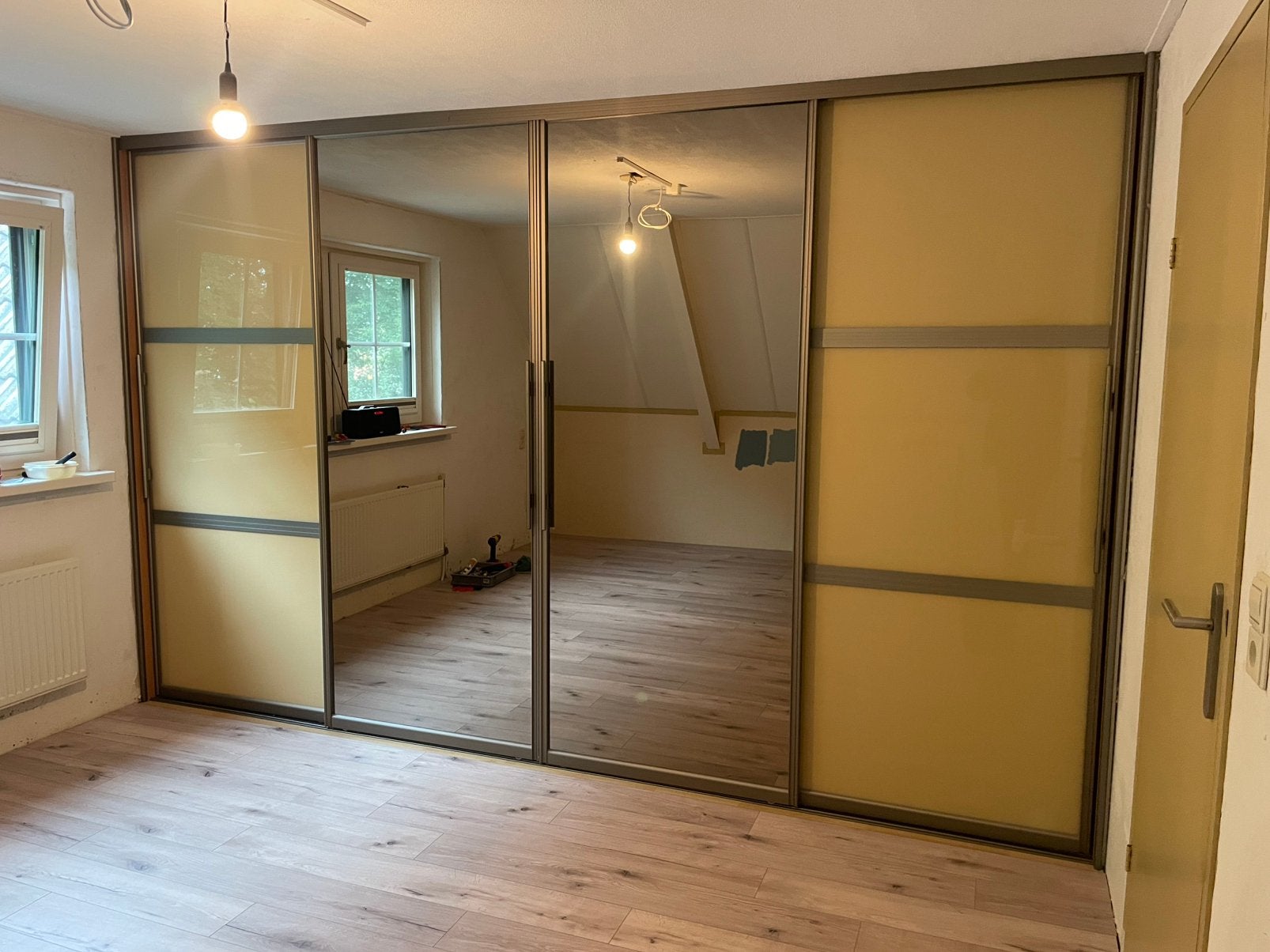 Schuifdeuren. Voor totaal 3,80 breed en 2,33 hoog
