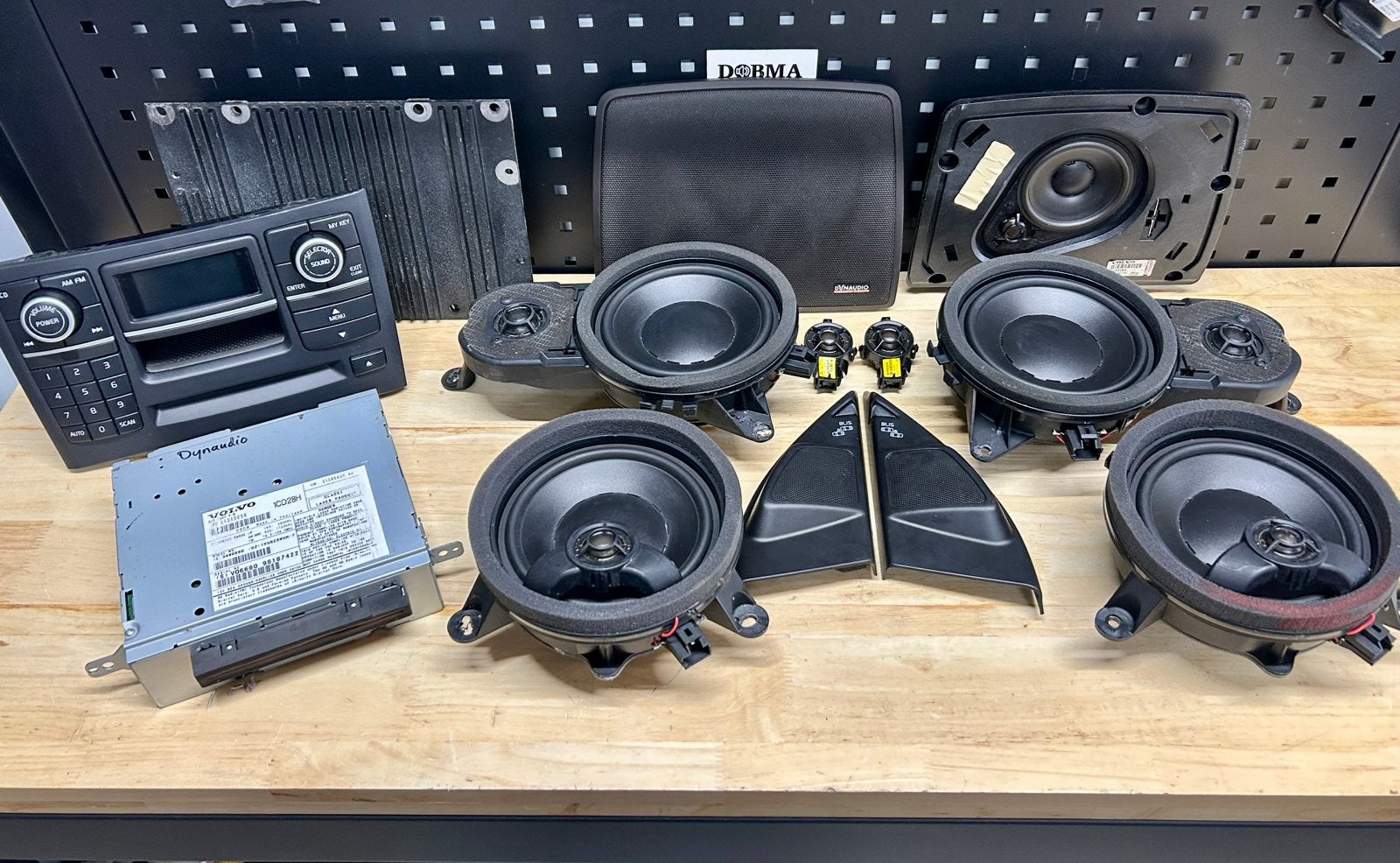 Complete Dynaudio installatie Volvo XC90 speakers versterker, Gebruikt, Ophalen of Verzenden, Volvo, X