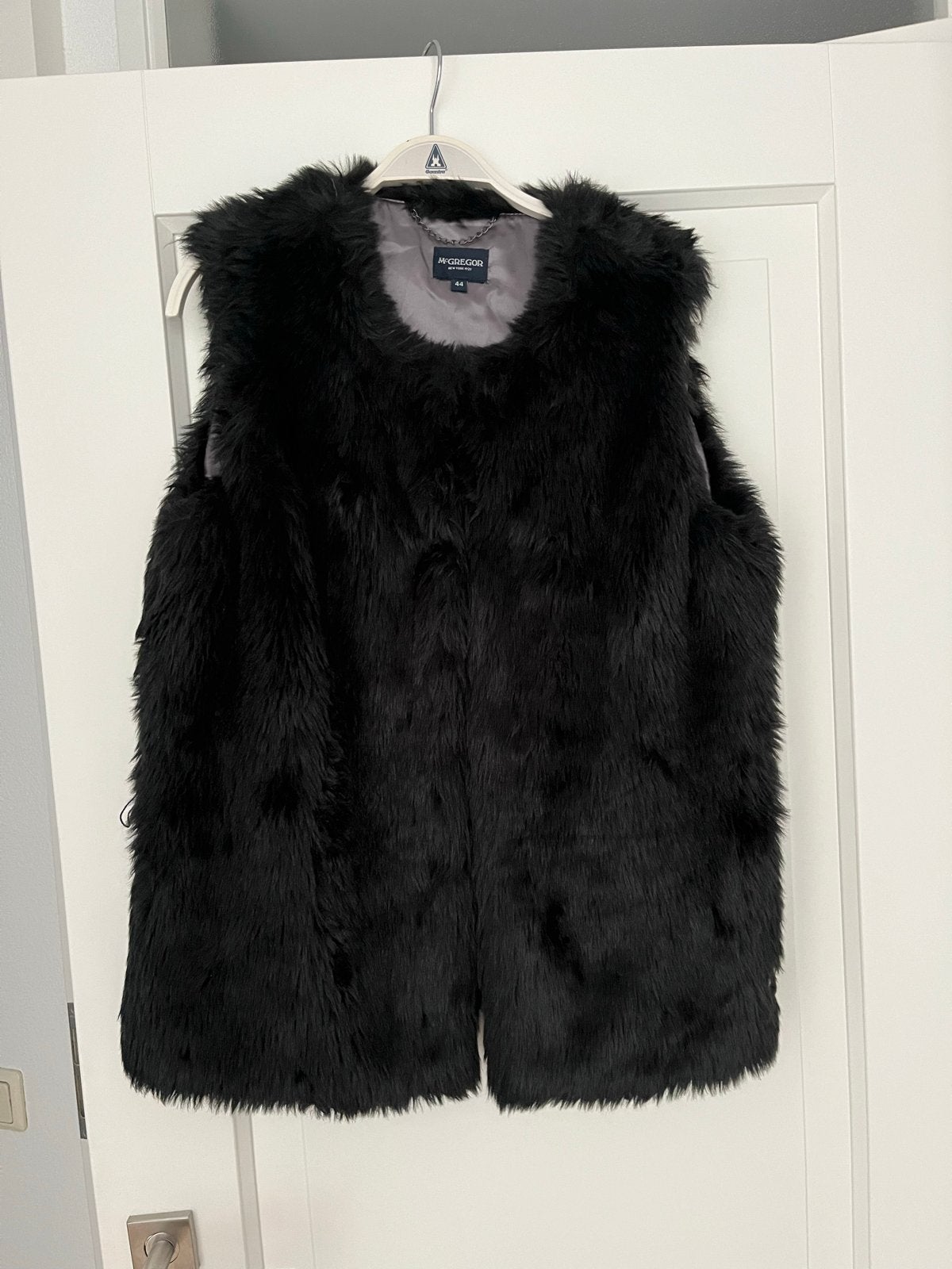 Nieuw McGregor imitatie bont bodywarmer zwart., Kleding | Dames, McGregor, Zwart, Maat 42/44 (L), Nieuw