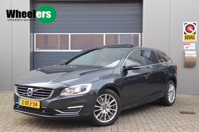 Volvo V60 2.4 D6 AWD Plug-In Hybrid Summum, Stoelverwarming,, Auto's, Automaat, 68 pk, Vierwielaandrijving, Te koop