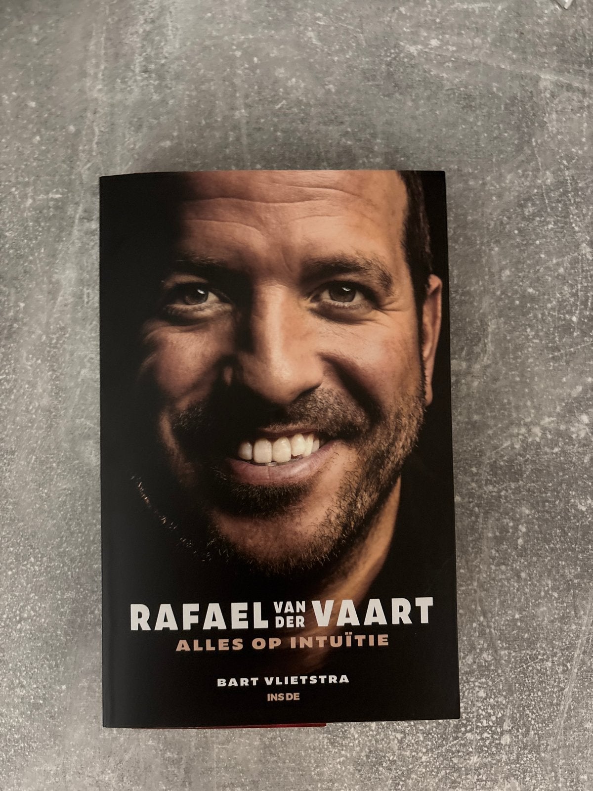Rafael van der Vaart - Alles op intuïtie (Boek), Ophalen of Verzenden, Zo goed als nieuw, Sport