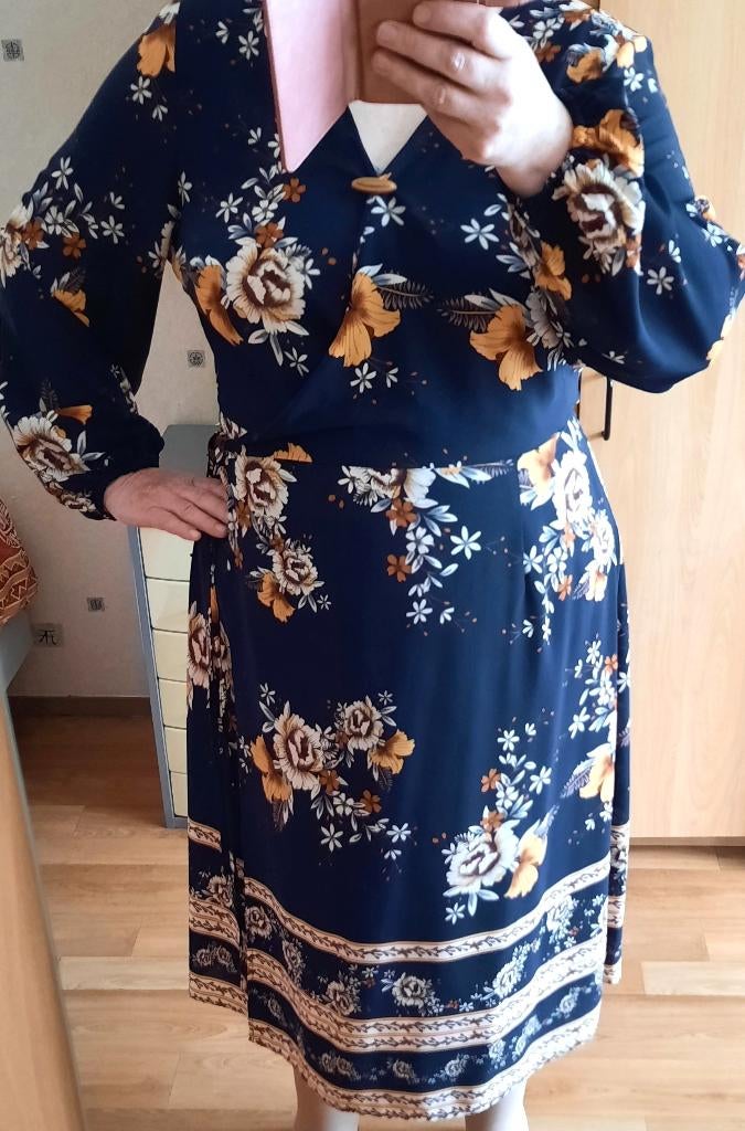 Donkerblauwe Bloemen overslag jurk - mt 50, Ophalen of Verzenden, Nieuw, Blauw, Jurk