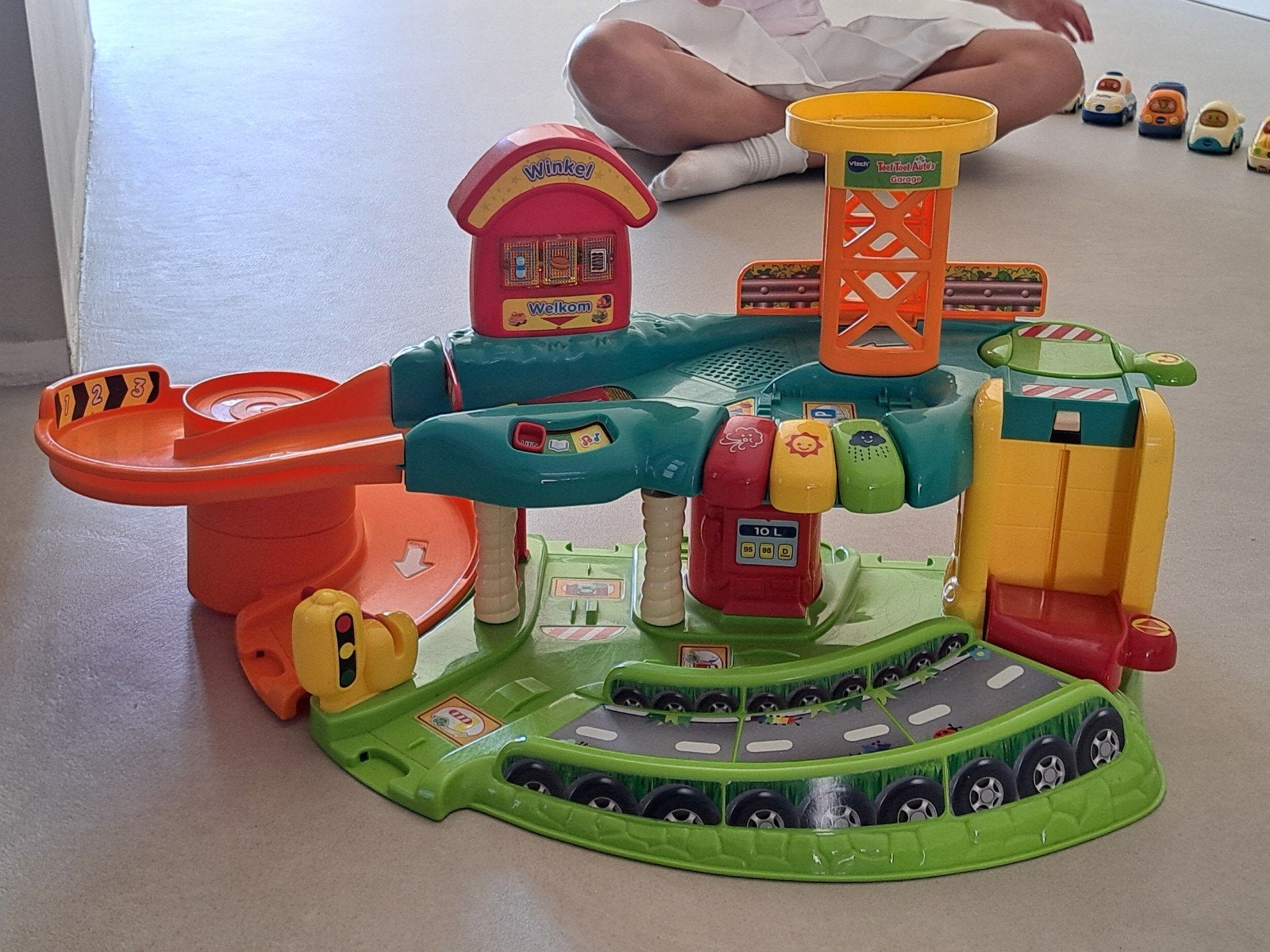 Toet Toet garage, Ophalen, Zo goed als nieuw, 2 tot 4 jaar