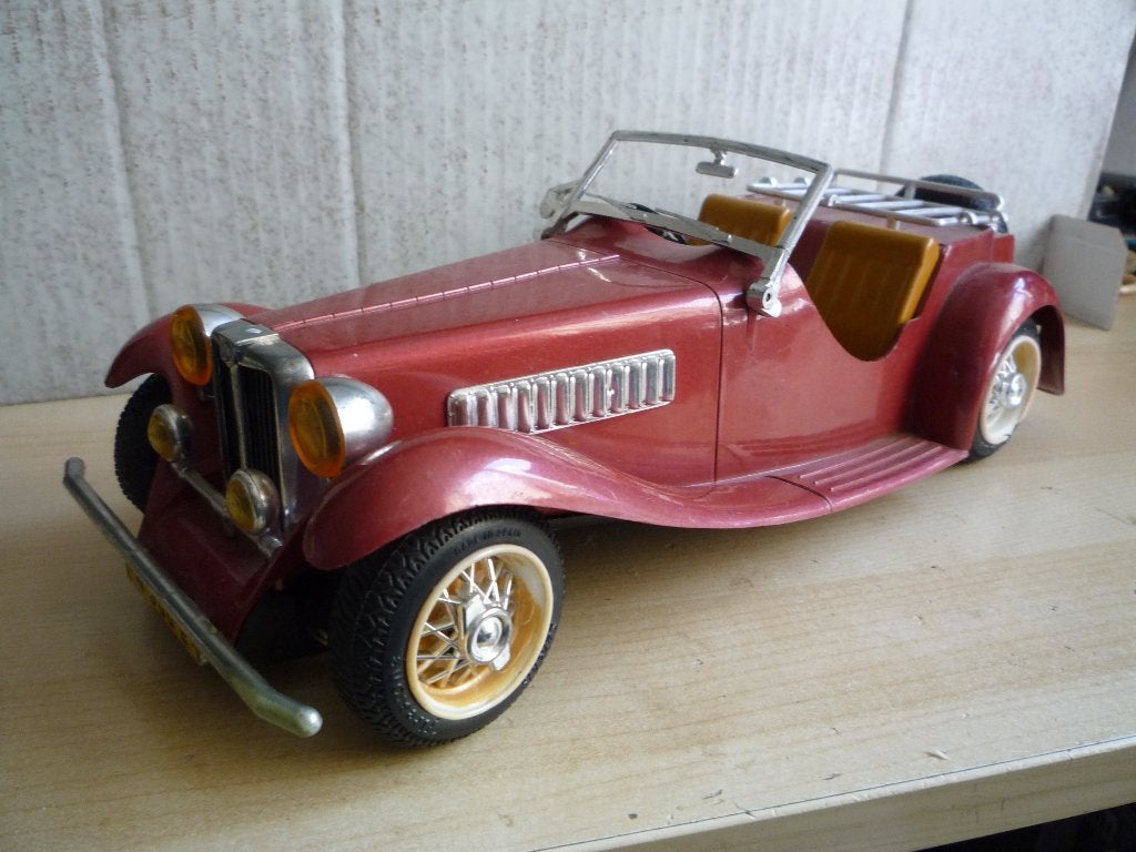 Oude plastic  MG TD 1953 Sanchis made in Spain, Ophalen of Verzenden