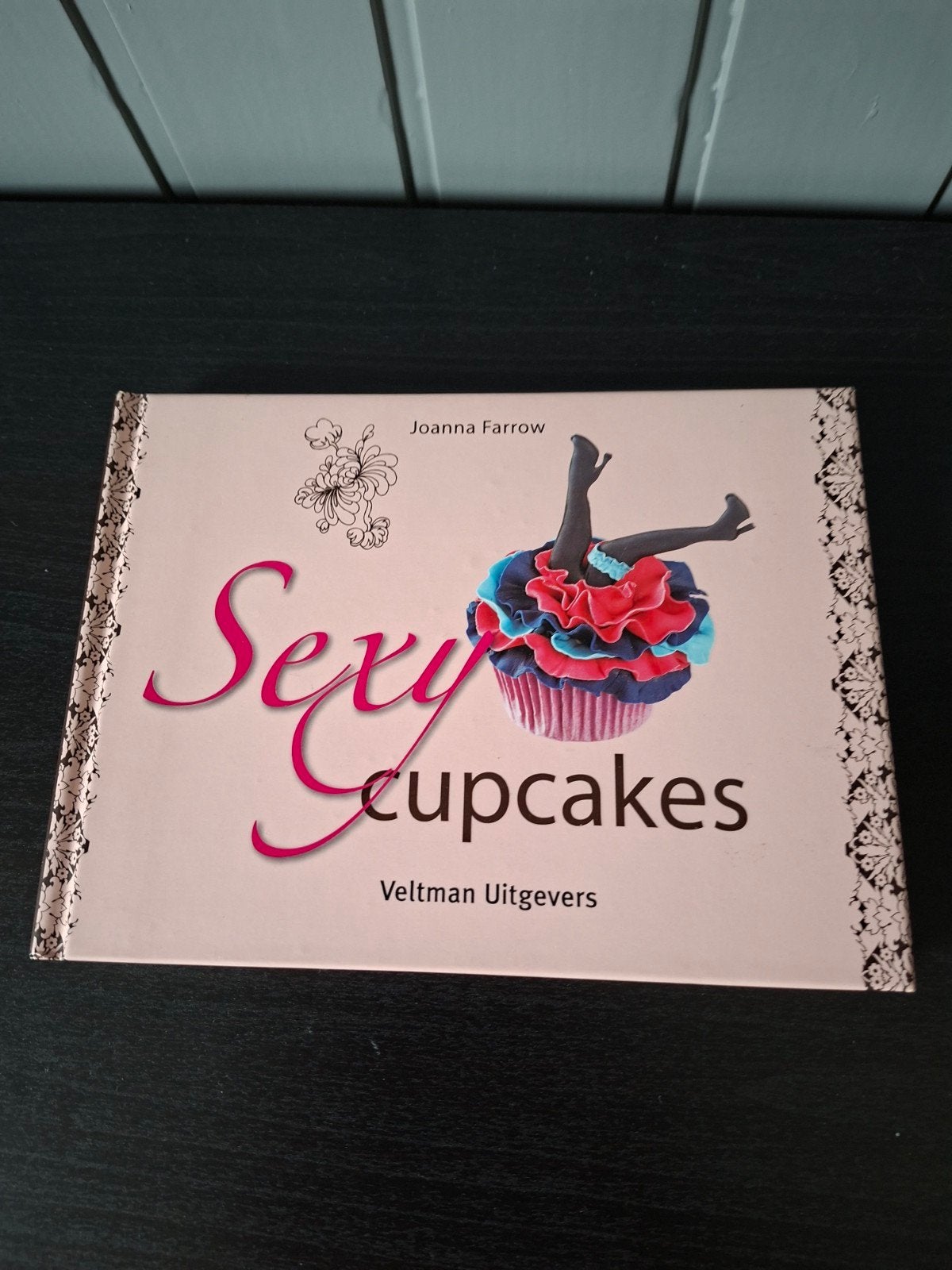Bakboeken: 1 beslag 100 cakes & Sexy Cupcakes, Ophalen of Verzenden, Gelezen, Joanna Farrow, Taart, Gebak en Desserts