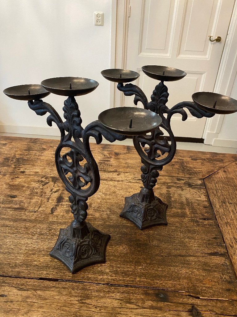 Set stoere, decoratieve gietijzeren kandelaars 3-armig, Antiek en Kunst, Ophalen of Verzenden