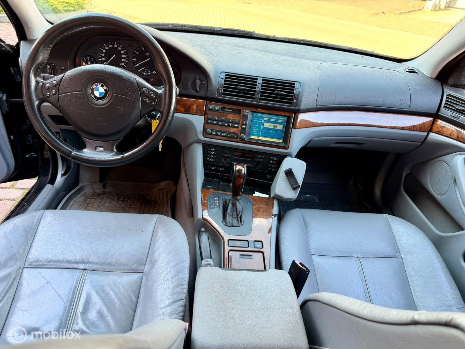 Mooie BMW e39 528i Touring op lpg youngtimer, nieuwe apk, foto 12