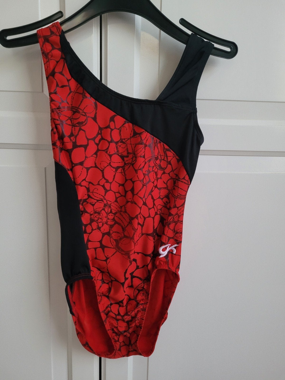GK Elite Turnpakje Rood/Zwart - Maat 146-152, Sport en Fitness, Turnen, Ophalen of Verzenden, Zo goed als nieuw, Turnpak(je), Rood