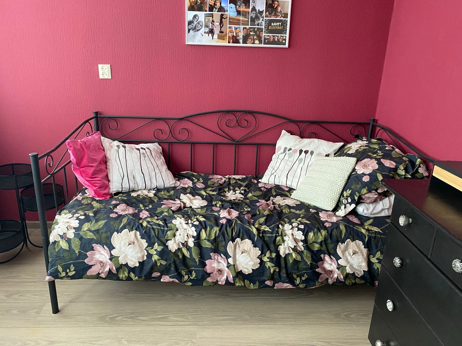 Zwart metalen bedframe met sierlijke details, incl matras, Ophalen, Gebruikt, 90 cm, Eenpersoons