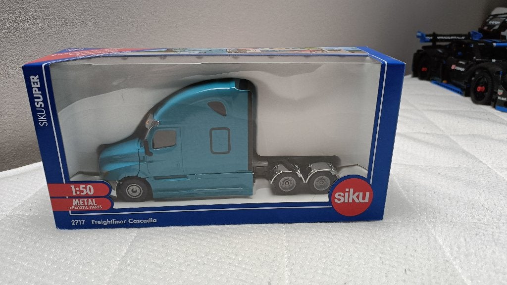 Freightliner Cascadia 1/50 Siku 2717, Ophalen, Nieuw, Bus of Vrachtwagen, SIKU