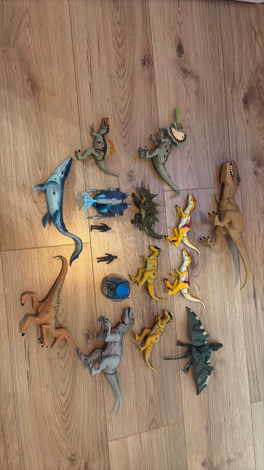 Jurassic world dinos hasbro, Ophalen of Verzenden, Zo goed als nieuw