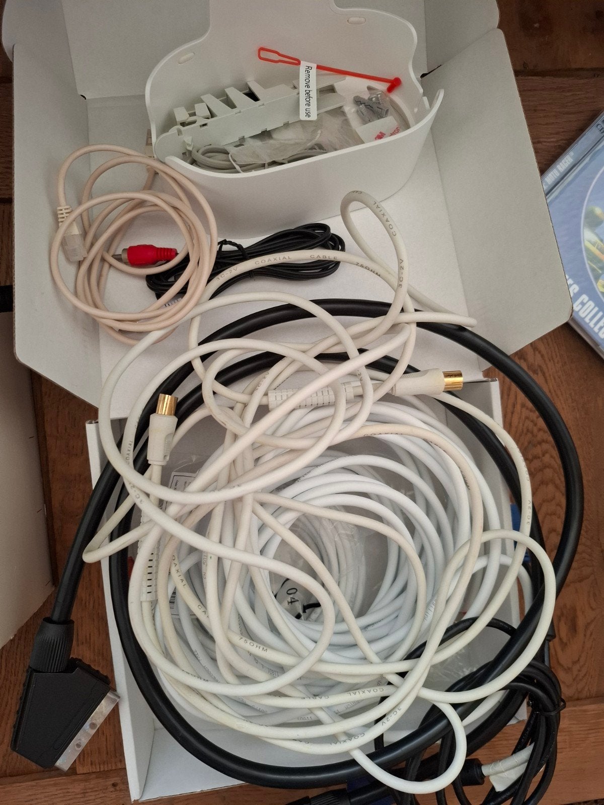 Diverse kabels (internet, scart), Audio, Tv en Foto, Audiokabels en Televisiekabels, Ophalen, Gebruikt, Minder dan 2 meter, Overige kabels