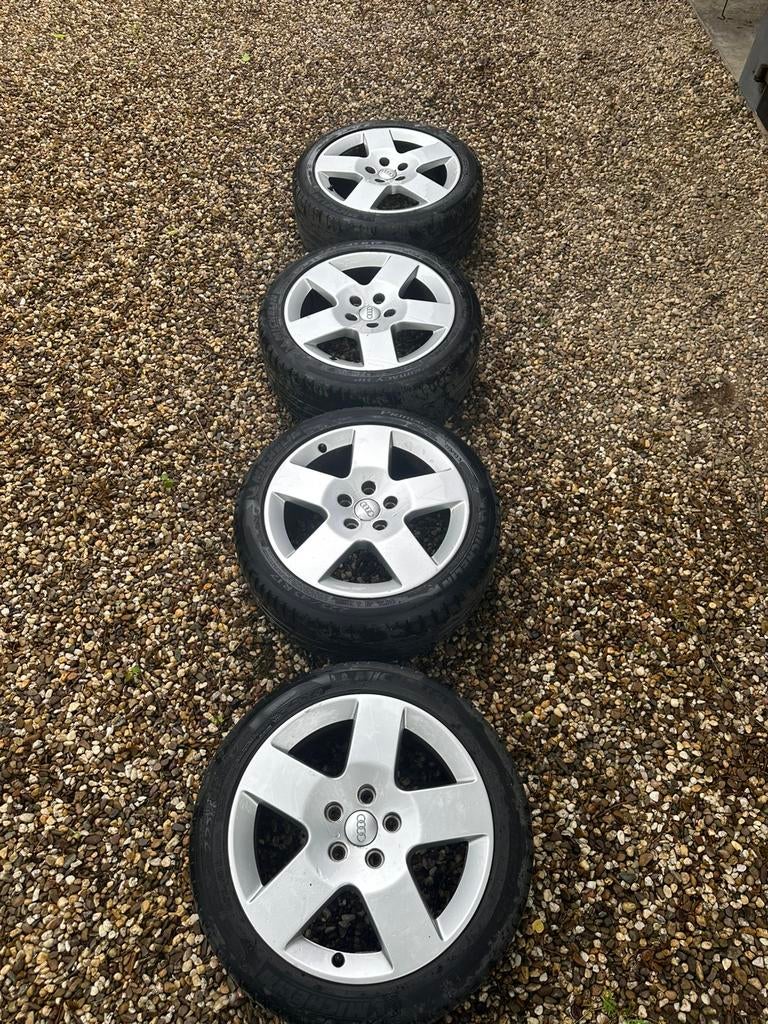Origineel audi volkswagen skoda 17 inch velgen zomerbanden, Auto diversen, Wieldoppen, Ophalen, Gebruikt