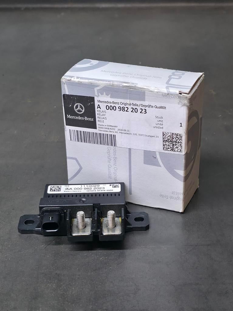 Mercedes-Benz Multifunctioneel relais A0009822023 extra accu, Ophalen of Verzenden, Gebruikt, Mercedes-Benz