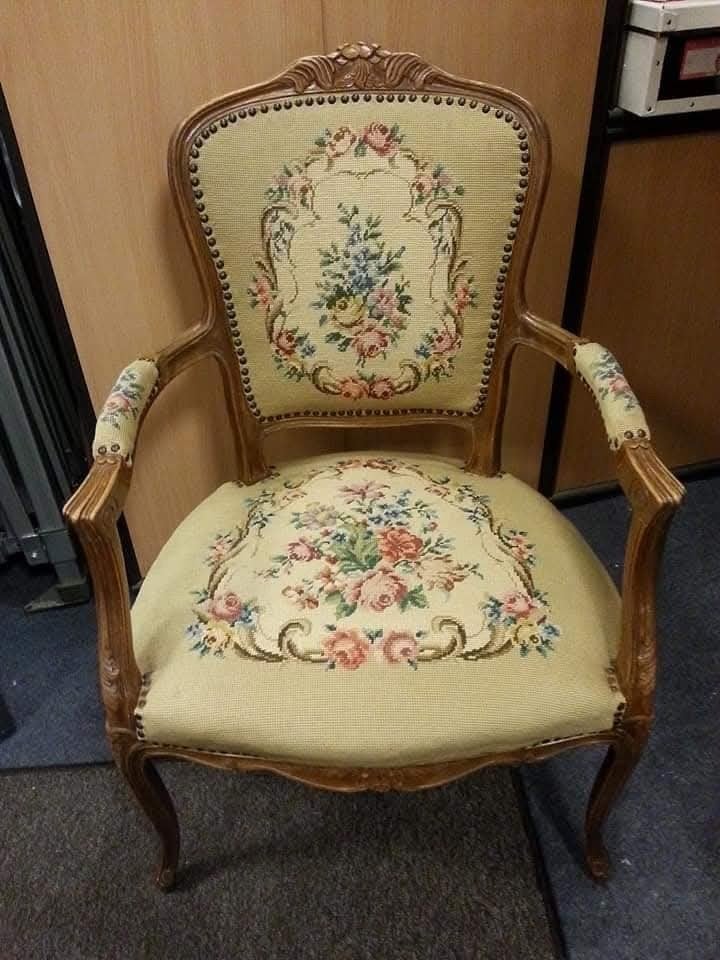 Nr 4 antieke geborduurde fauteuile, Antiek en Kunst, Antiek | Meubels | Stoelen en Banken, Ophalen