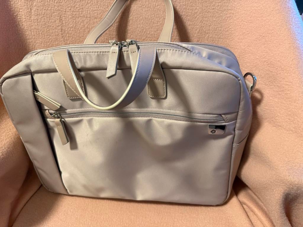 Stijlvolle Laptoptas Lichtroze Samsonite 15 inch, Computers en Software, Laptoptassen, Gebruikt, 15 inch, Schoudertas, Samsonite