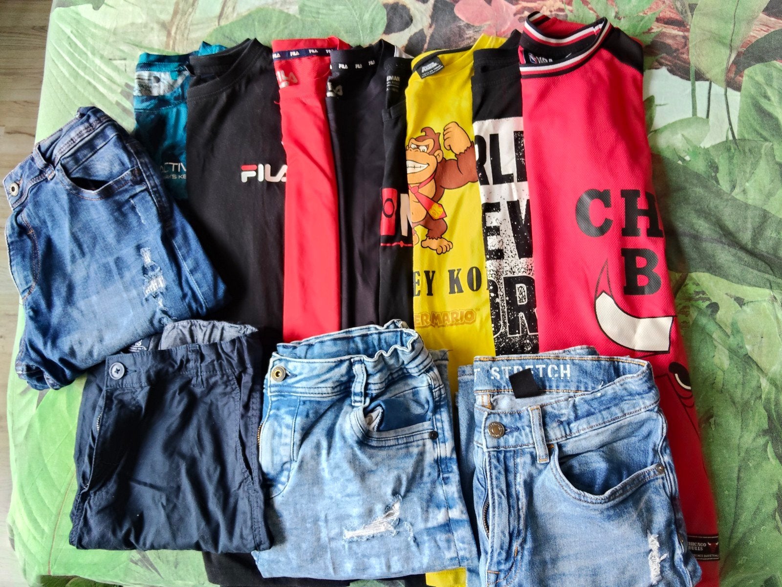 Jongenskleding pakket: T-shirts, shorts en basketbalset, Ophalen of Verzenden, Gebruikt, Fila, NBA, Donkey Kong, Jongen