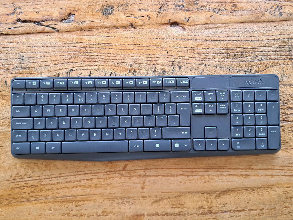 Toetsenbord Logitec K235, Computers en Software, Ophalen, Gebruikt, Draadloos, Qwerty