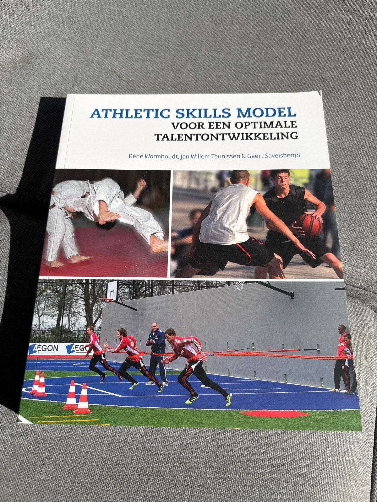 Rene Wormhoudt - Athletic skills model, Boeken, Rene Wormhoudt; Jan Willem Teunissen; Geert Savelsbergh, Nieuw, Ophalen of Verzenden