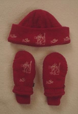 Rood mutsje met bijbehorende wantjes, mt 122, Kinderen en Baby's, Setje, Jongen of Meisje, Ophalen of Verzenden, Zo goed als nieuw