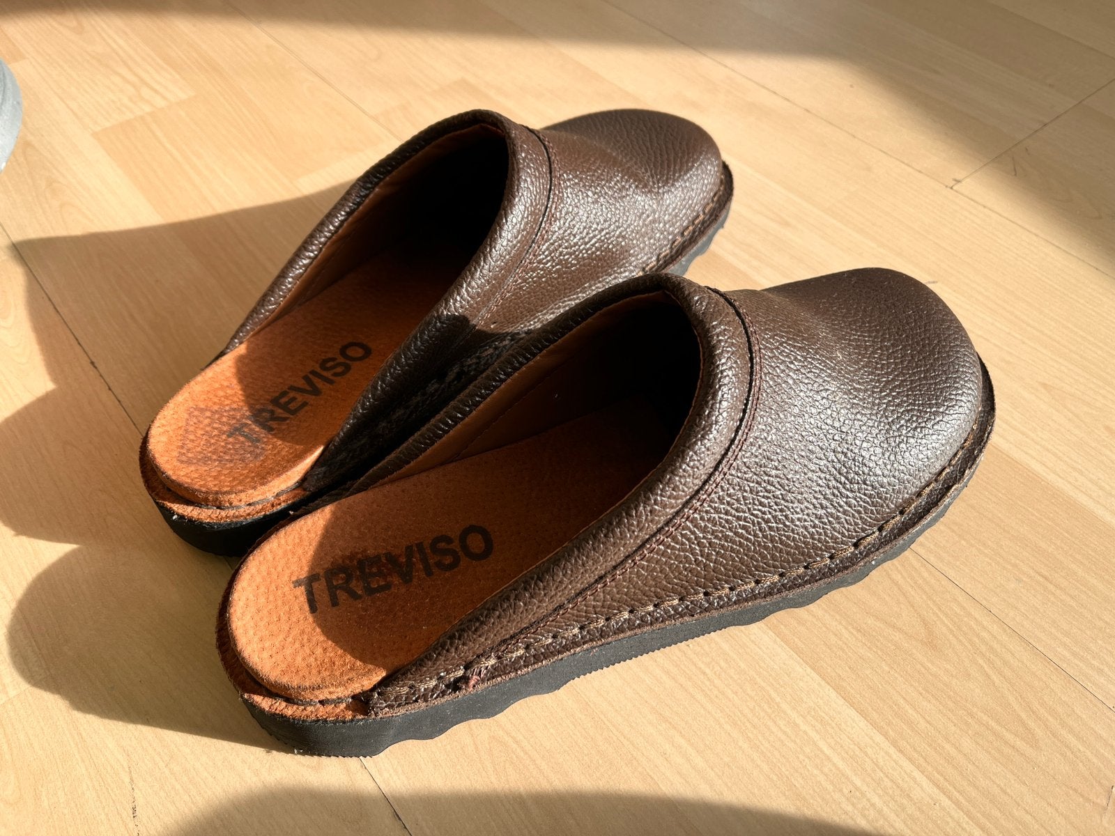 Pantoffels maat 43, Ophalen of Verzenden, Zo goed als nieuw, Bruin, Pantoffels of Sloffen