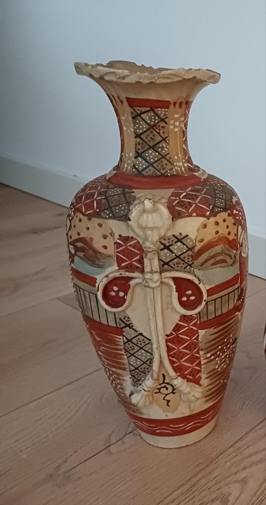 Antieke Japanse Satsuma Vaas met Gedetailleerde Decoratie, Ophalen of Verzenden