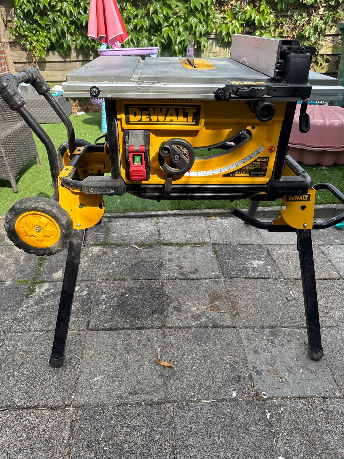 Dewalt DWE7492-QS Tafelzaag 2000W, Ophalen, Cirkelzaag, 70 mm of meer, Zo goed als nieuw