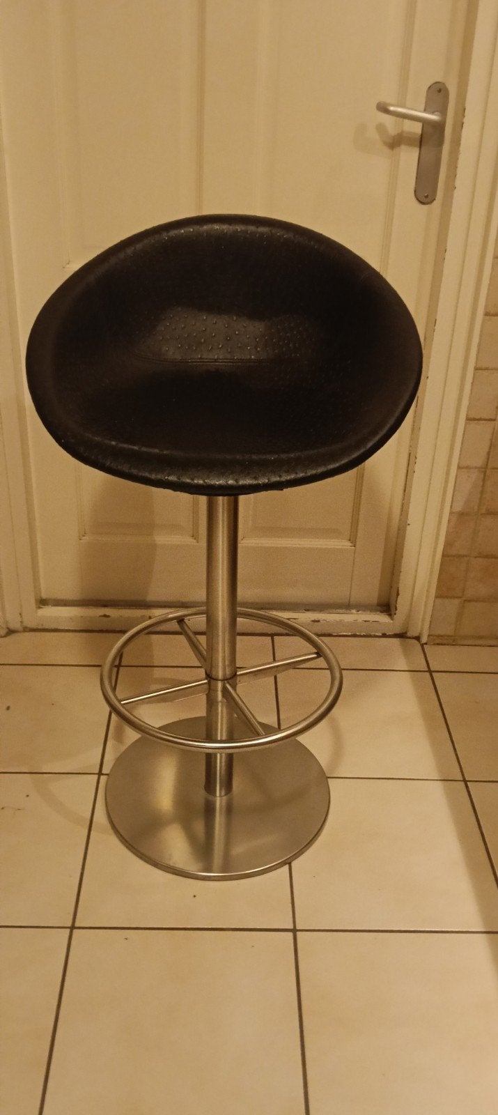 1 pedrali barkruk, Huis en Inrichting, 1 kruk, Ophalen, Metaal, 60 tot 90 cm