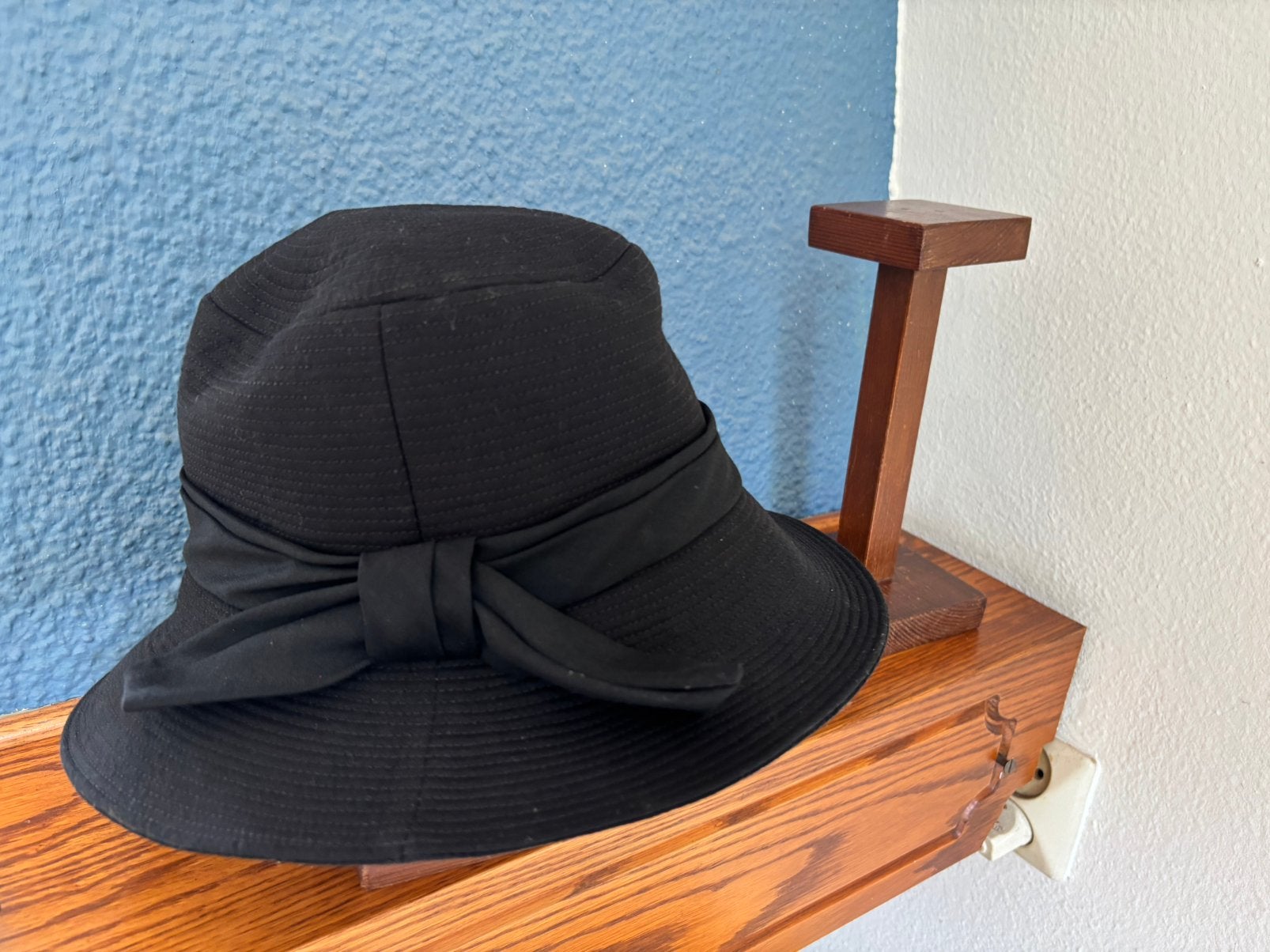Vintage set: dameshoed Leon Ritzen + Art Deco speld + extra, Kleding | Dames, Ophalen of Verzenden, Zo goed als nieuw, 56 of 57 cm (M, 7 of 7⅛ inch)