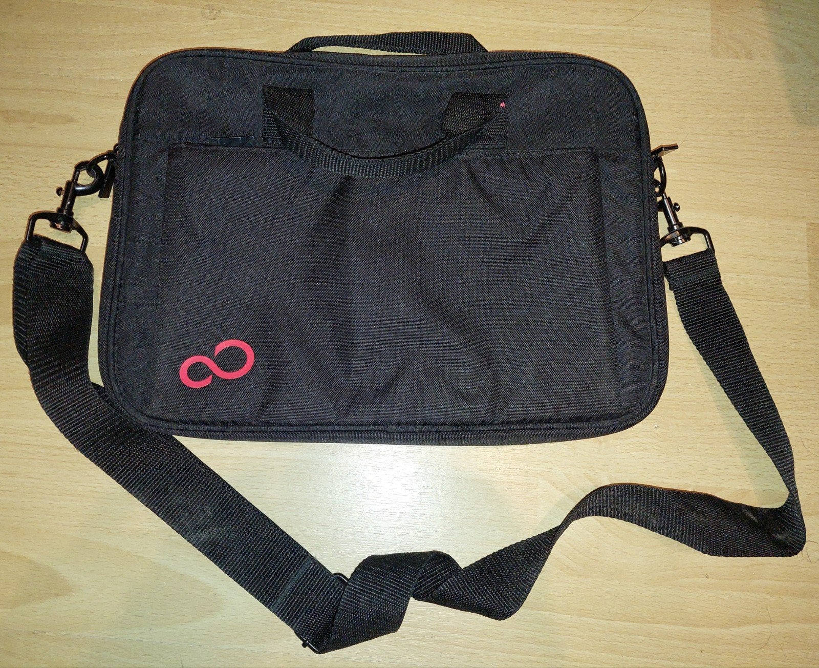 Fujitsu Top Case 14 | Notebooktas, Computers en Software, Ophalen, Gebruikt, Meerdere vakken, 14 inch