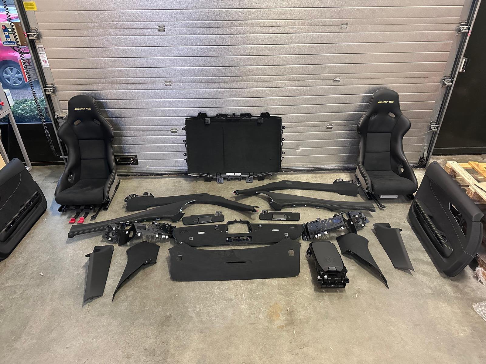 Mercedes Amg GT-R interieur delen/stoelen, Ophalen