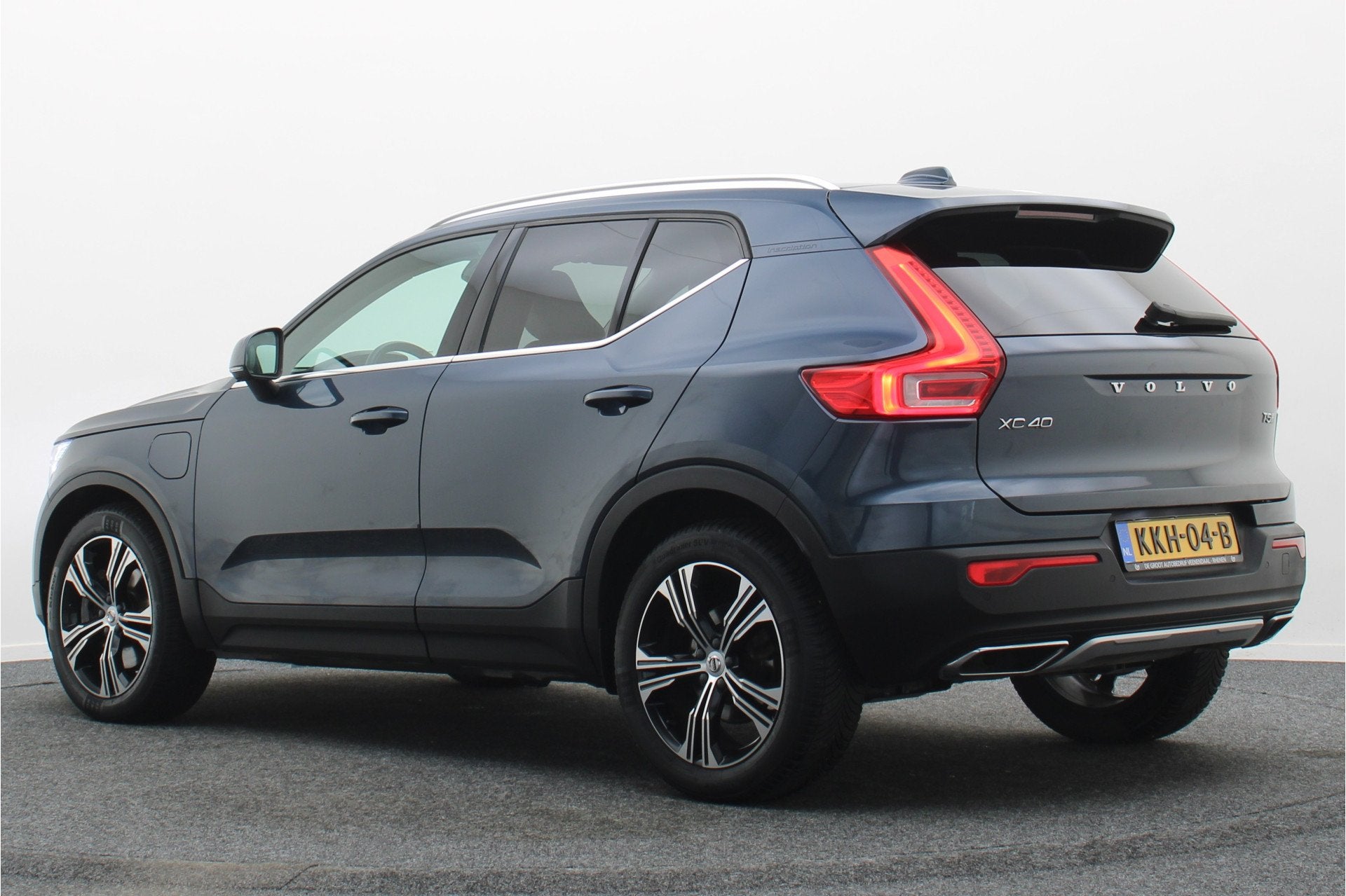 Volvo XC40 1.5 T5 Twin Engine Inscription Leer, Panoramadak,, Auto's, Euro 6, 1712 kg, Blauw, Hybride Elektrisch/Benzine