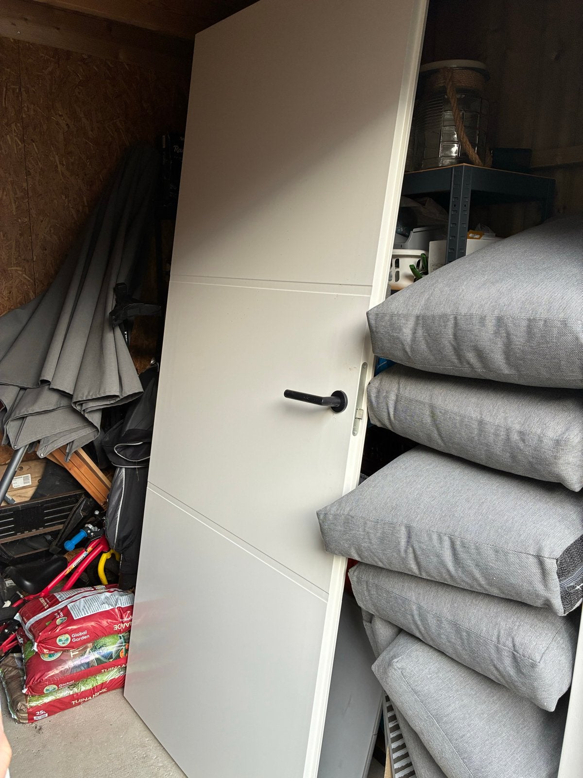 Witte binnendeur met zwart beslag, Ophalen, Gebruikt, 80 tot 100 cm, 215 cm of meer