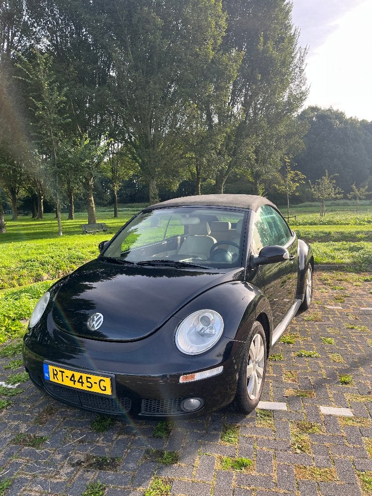 Volkswagen Beetle Cabriolet 2007 Zwart, Auto's, Cabriolet, 4 stoelen, Zwart, Handgeschakeld