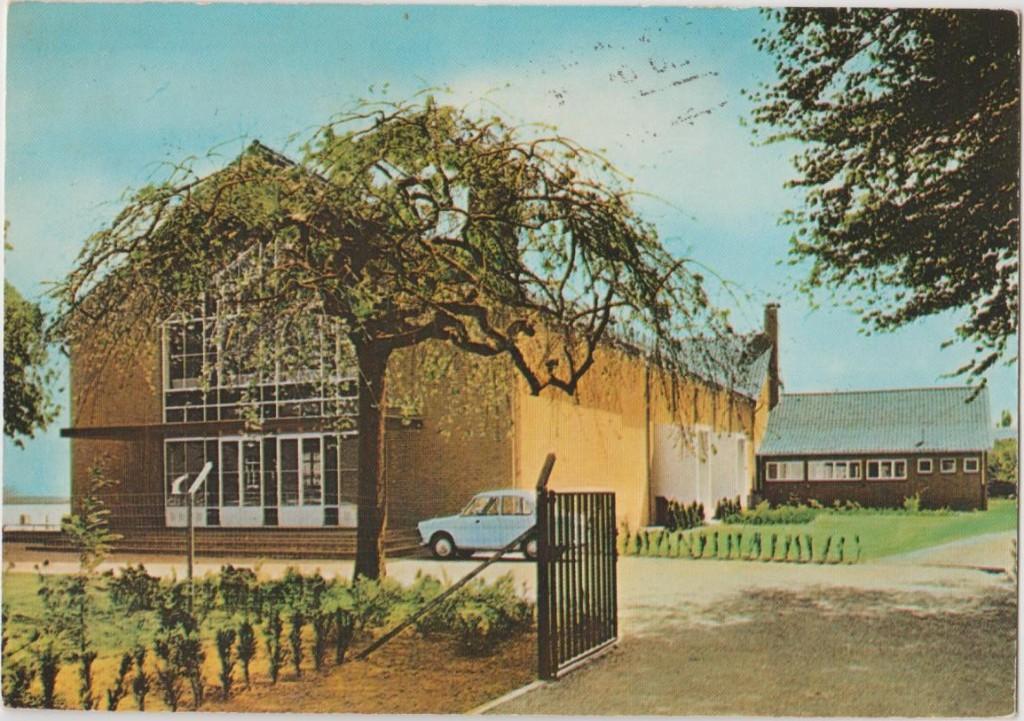 Bleijerheide (L)Basisschool/pensionaat. met Daffodil voor de, Ophalen, 1960 tot 1980, Gelopen, Limburg