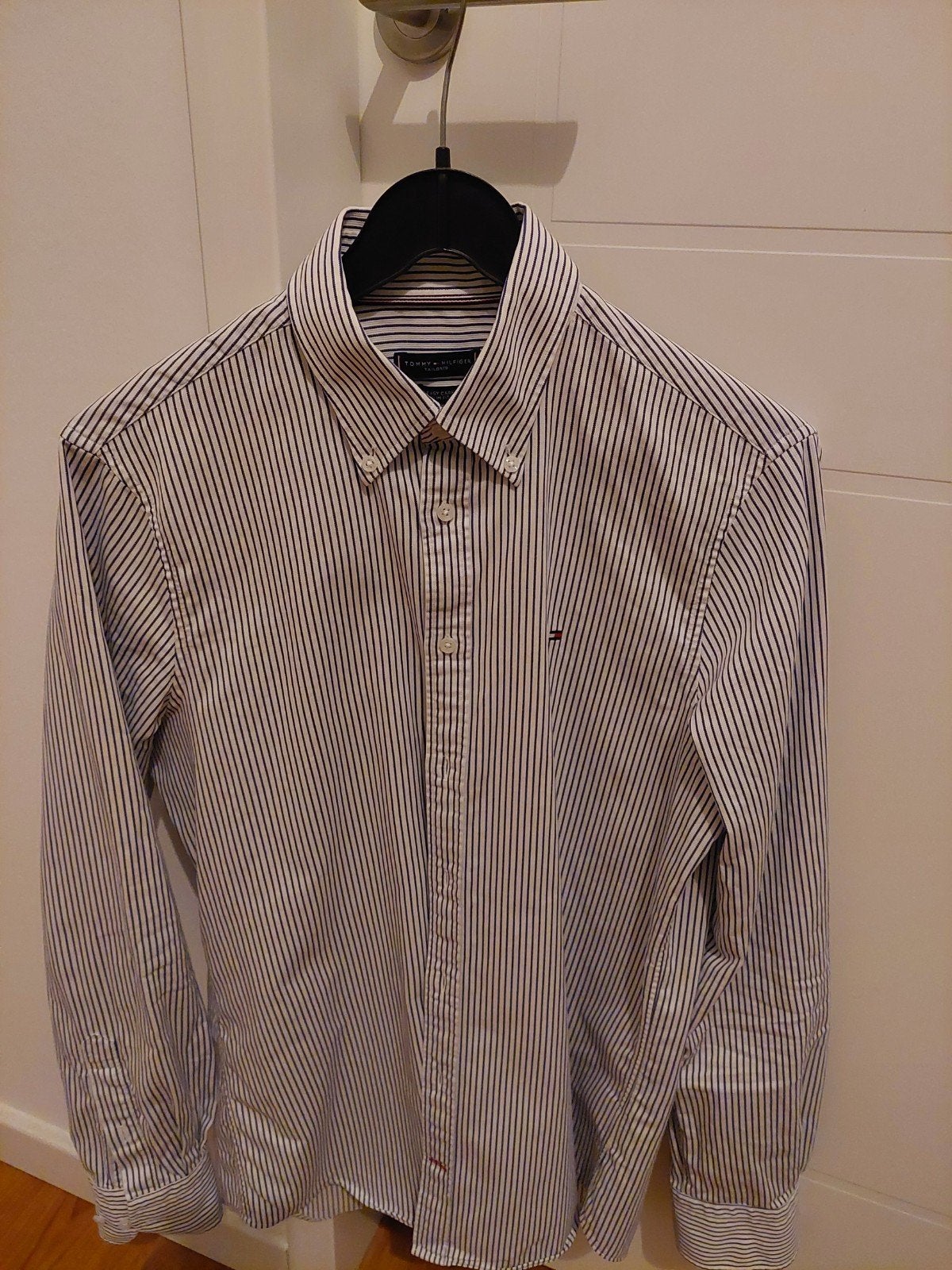 Tommy Hilfiger gestreept overhemd - Maat 40 (M), Kleding | Heren, Blauw, Tommy Hilfiger, Zo goed als nieuw, Halswijdte 39/40 (M)